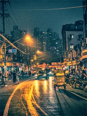 年年咫尺天涯间